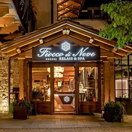 Fiocco Di Neve Relais & Hotel 5*