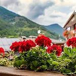 Ξενοδοχείο Fiocco Di Neve Relais & 5*
