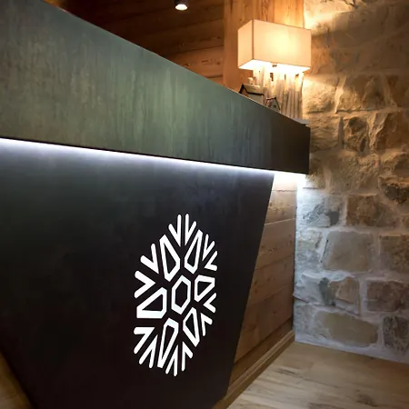 Hotell Fiocco Di Neve Relais &
