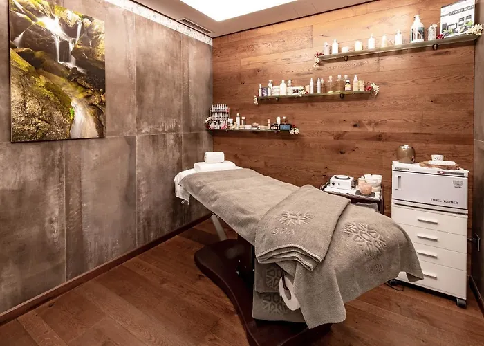 Hotell Fiocco Di Neve Relais &